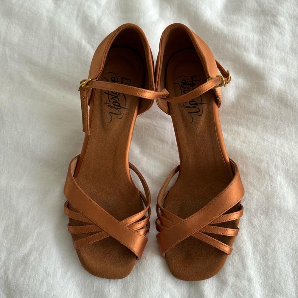 Ballroom dance shoes. Bronze color. Sz 7